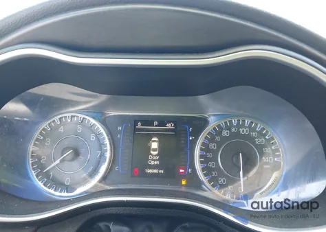 2015 Chrysler 200 Limited z USA, uszkodzony, nr VIN 1C3CCCAB9FN749417